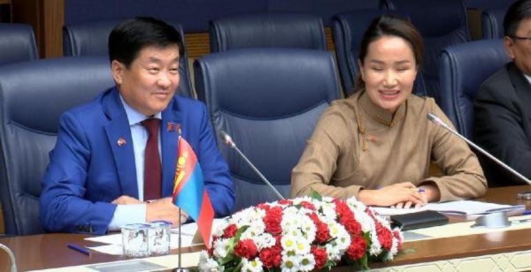 Milli Savunma Komisyonu Başkanı Akar, Moğolistan heyetiyle görüştü