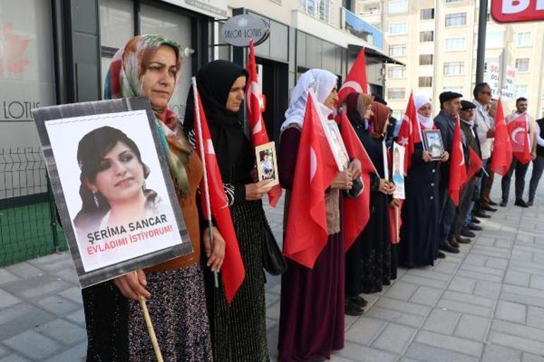 Vanda HDP önündeki eyleme katılan anne: Evladımı istiyorum