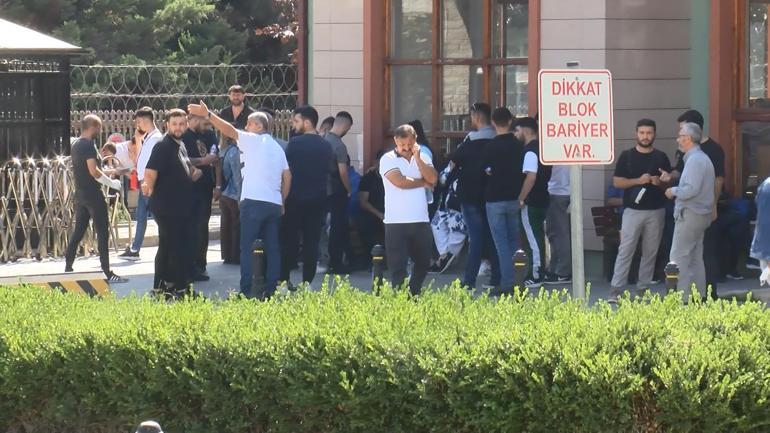 Bahçelievlerde otomobil köprünün beton bloğuna çarptı: 4 ölü