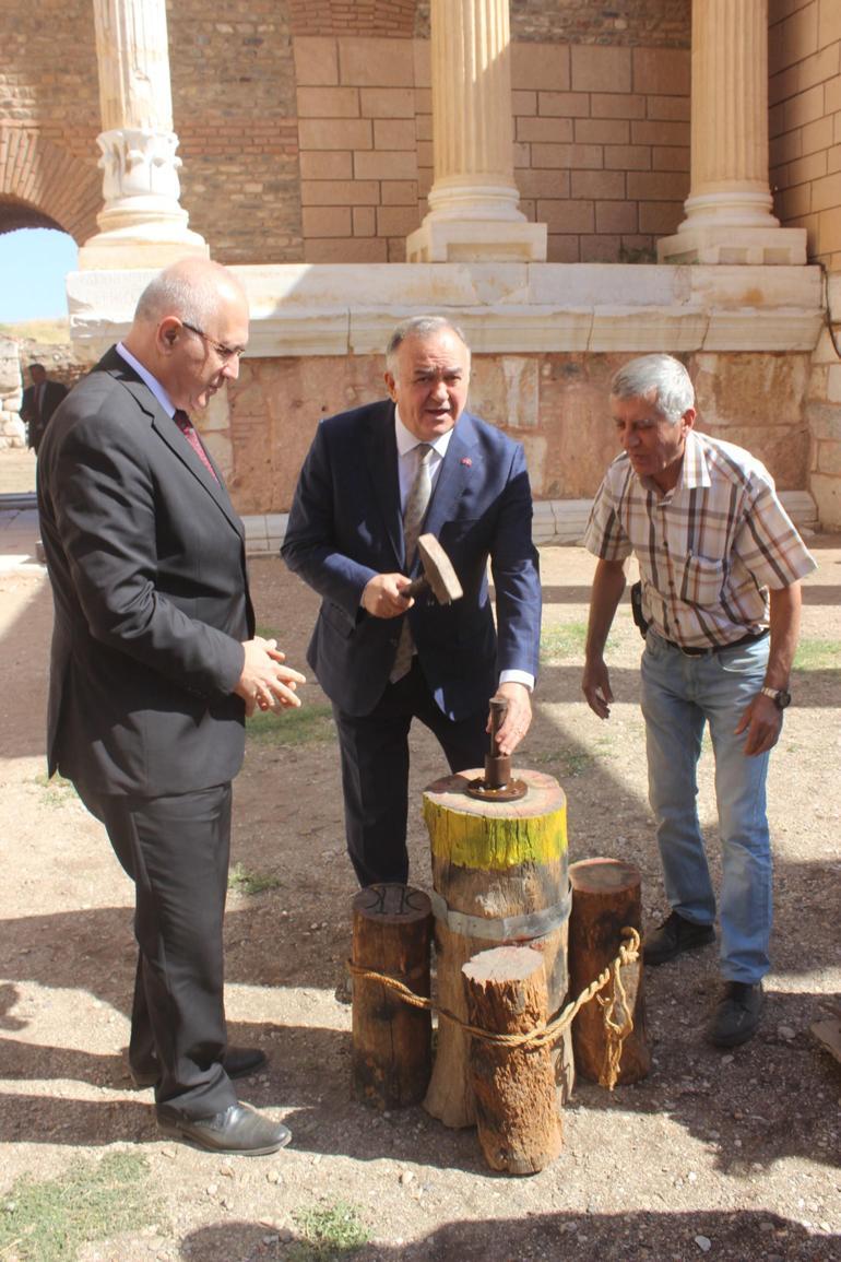 Paranın ilk basıldığı yerde para politikalarını konuşup, para bastılar