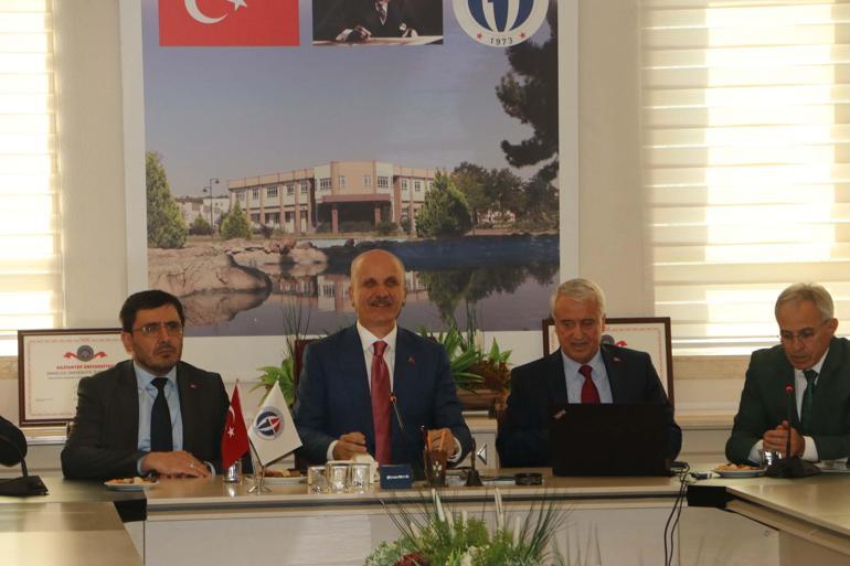 YÖK Başkanı Özvar: Deprem bölgesinde uzaktan eğitim kararını üniversite senatoları alacak