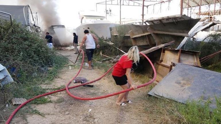 Antalyada teknelere ve ormana sıçrayan ot yangını kontrol altına alındı