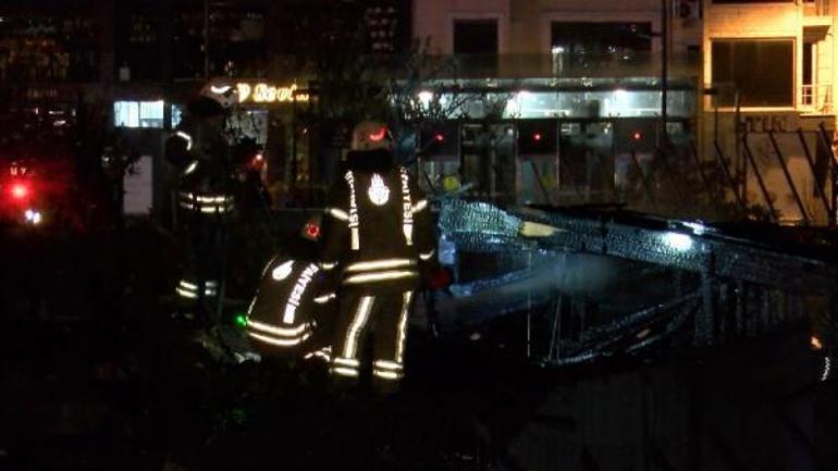 Beyoğlu Evlendirme Dairesinin bahçesindeki yürüyüş yolu alev alev yandı