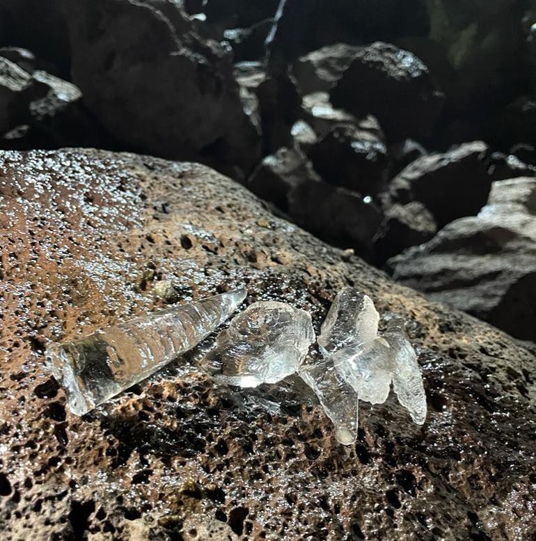 Terörden temizlenen Ağrı Dağındaki Buz Mağarası ziyaretçilerini ağırlıyor