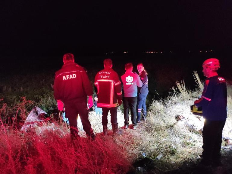 Kayseride otomobil ile yolcu otobüsü çarpıştı: 2 ölü, 20 yaralı