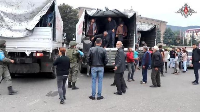 Rus barış güçlerinden Karabağ’daki sivillere 190 ton insani yardım