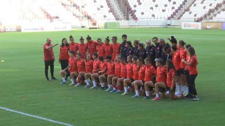 A Milli Kadın Futbol Takımı, Litvanya maçı hazırlıklarını tamamladı