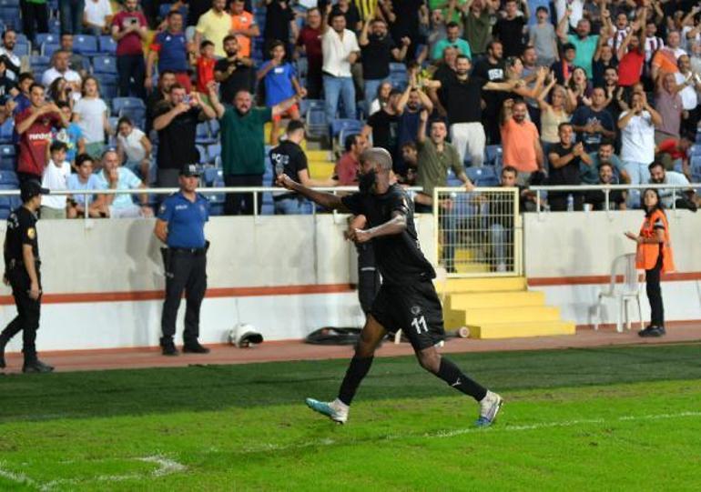 Hataysporlu Oğuzhan Matur, galibiyeti babasına sarılarak kutladı