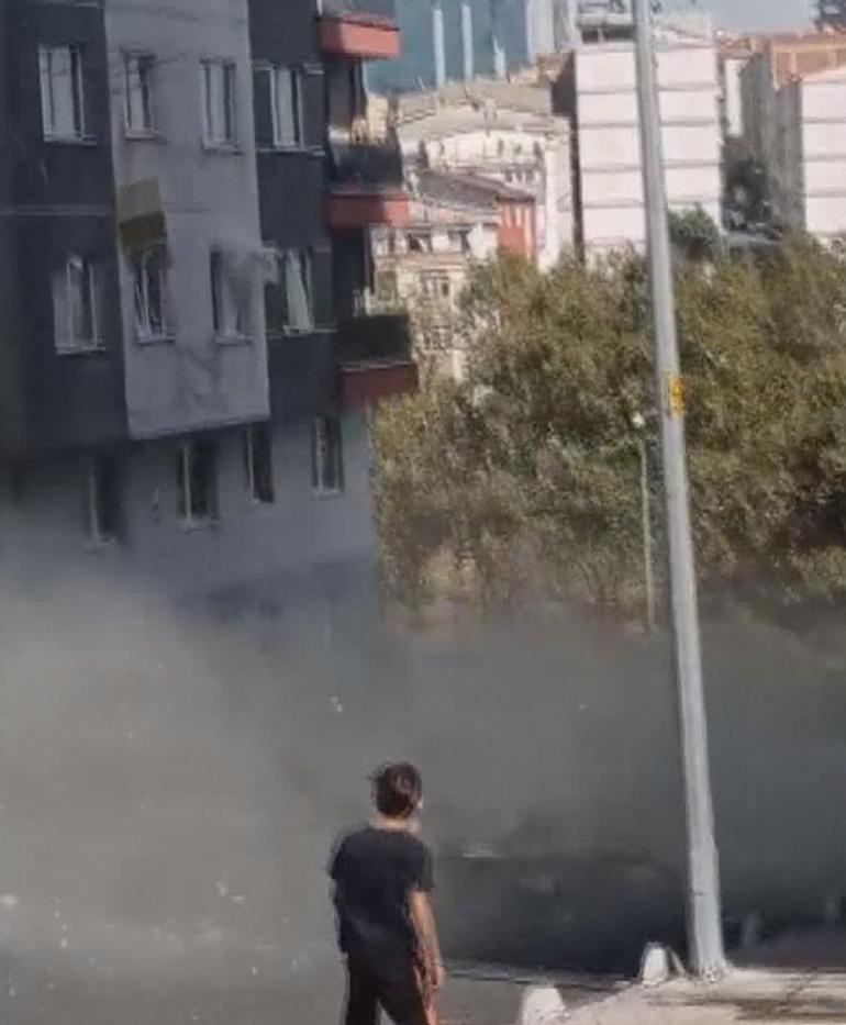 Esenlerde apartmanın dış cephe kaplamaları düştü