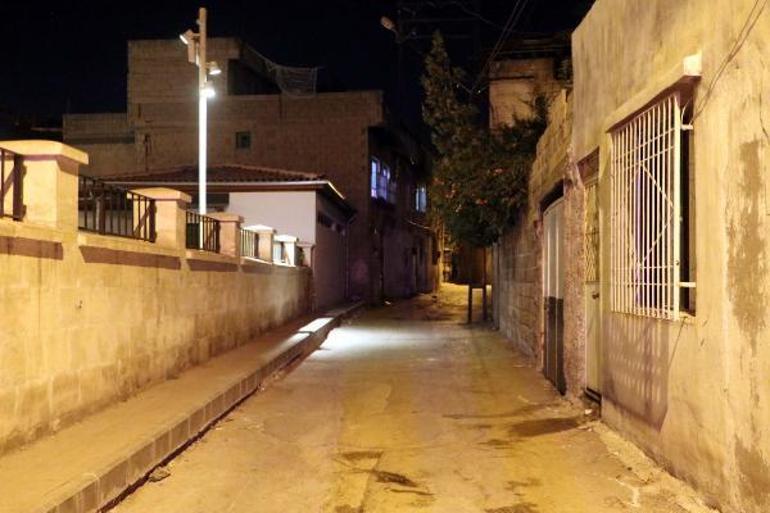 Boşanma aşamasındaki eşini öldürdü; 3 çocuğu ve komşusunu yaralayıp, intihar etti