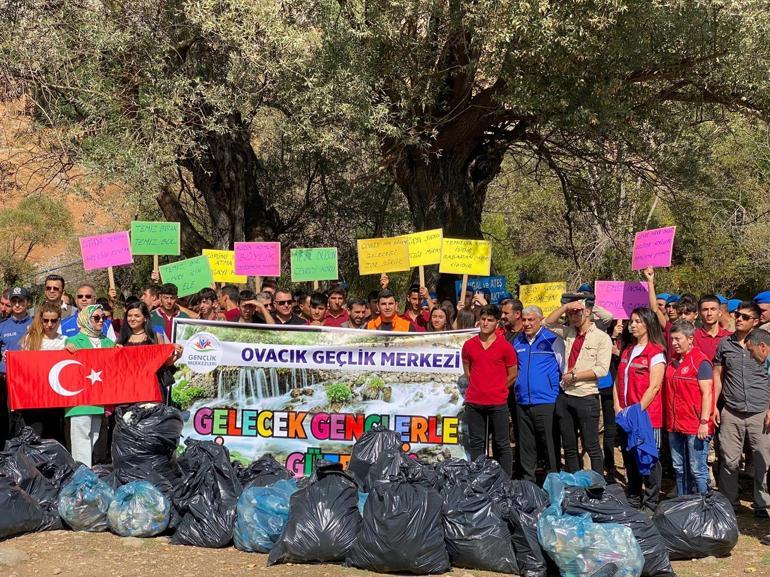 Turistler gitti, çöpleri kaldı; 200 kişi çöpleri temizledi