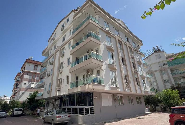 Kazakistanlı 9 aylık hamile kadın, evinde ölü bulundu