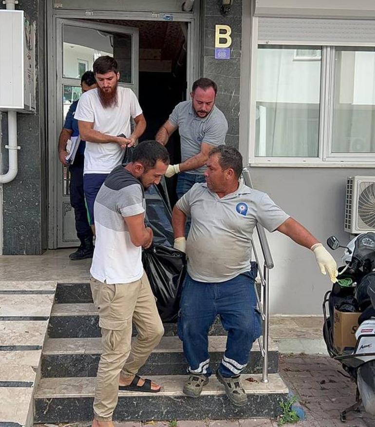 Kazakistanlı 9 aylık hamile kadın, evinde ölü bulundu