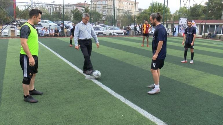 Hastane çalışanları kalp sağlığı için futbol sahasında ter dökecek