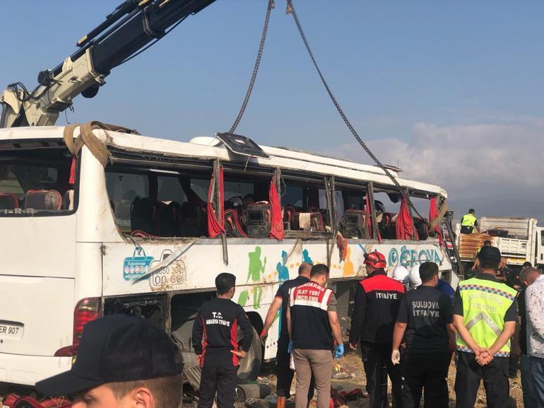 Amasyada yolcu otobüsü devrildi: 6 ölü, 35 yaralı