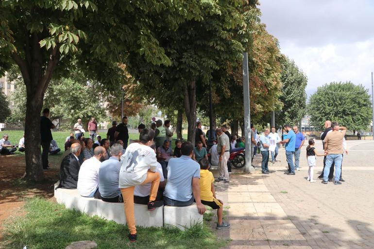 Ev alma umuduyla dolandırıldıklarını öne sürerek eylem yaptılar