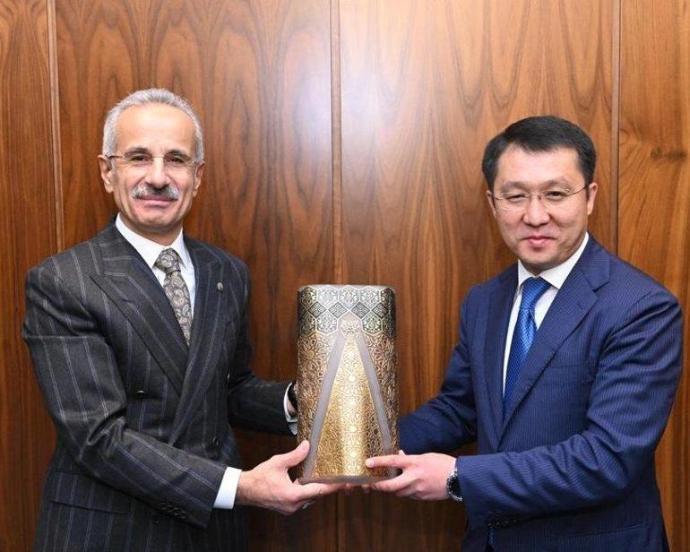 Bakan Uraloğlu, Kazakistan’da