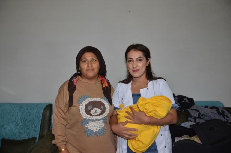 Sezaryen için beklerken sancıları tutan kadın, evde ebe ile doğum yaptı