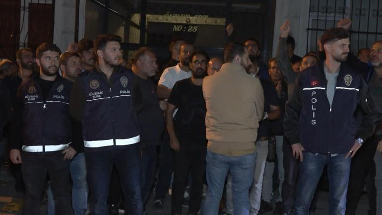 İBB çalışanlarından sendika binası önünde protesto