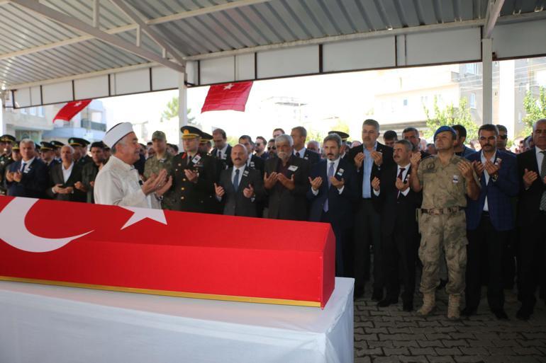 Şehit Uzman Çavuş Recep Parlak, son yolculuğuna uğurlandı
