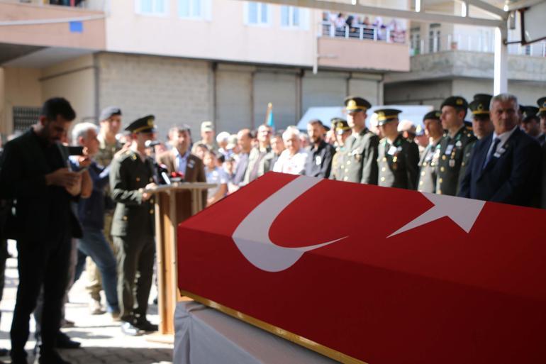 Şehit Uzman Çavuş Recep Parlak, son yolculuğuna uğurlandı