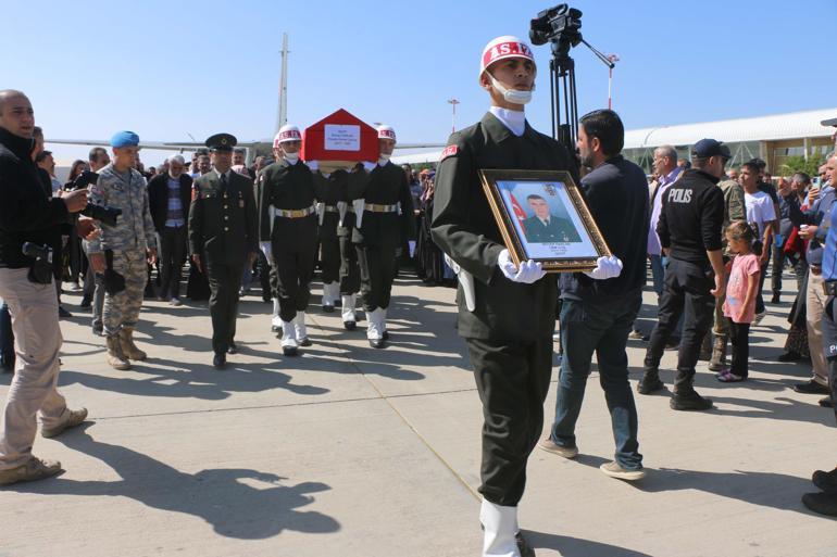 Şehit Uzman Çavuş Recep Parlak, son yolculuğuna uğurlandı