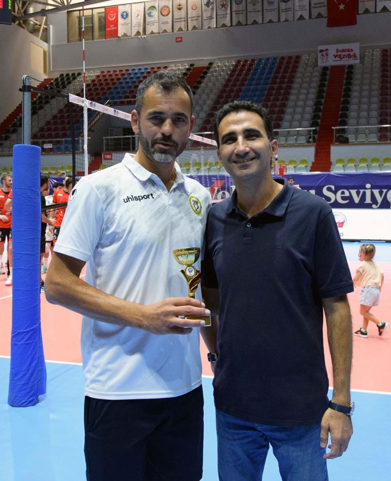 TSYD voleybol turnuvasında şampiyon Alanya Belediyespor