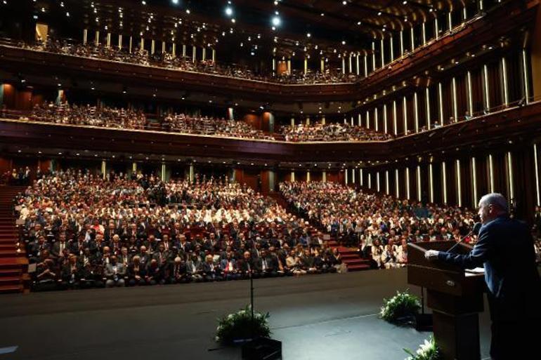 Erdoğan: Üniversitelerin asıl varlık gayelerinin önündeki engelleri kaldırdık