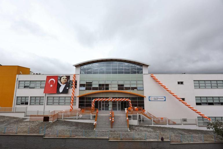 Bilecikte Nejat Ferit Eczacıbaşı İlkokulu törenle açıldı