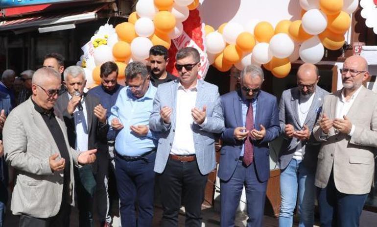 Eski vekilin açtığı kafenin gelirleri öğrencilere burs olacak