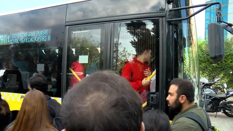 Üniversitede servis krizi; öğrenciler tepki gösterdi