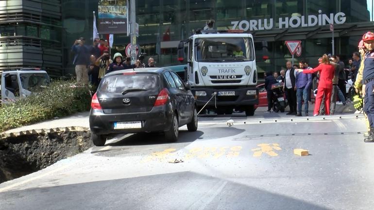 Şişlide kaldırım çöktü, çukura düşen kadın yaralandı