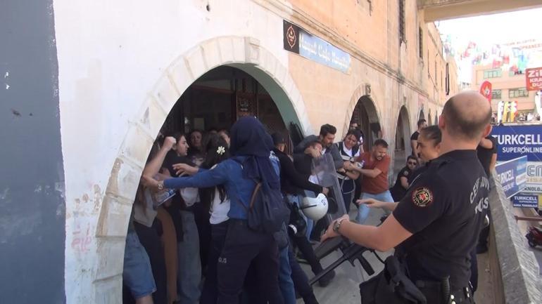 Şanlıurfada TSKnın hava harekatını protesto eden gruba müdahale: 40 gözaltı