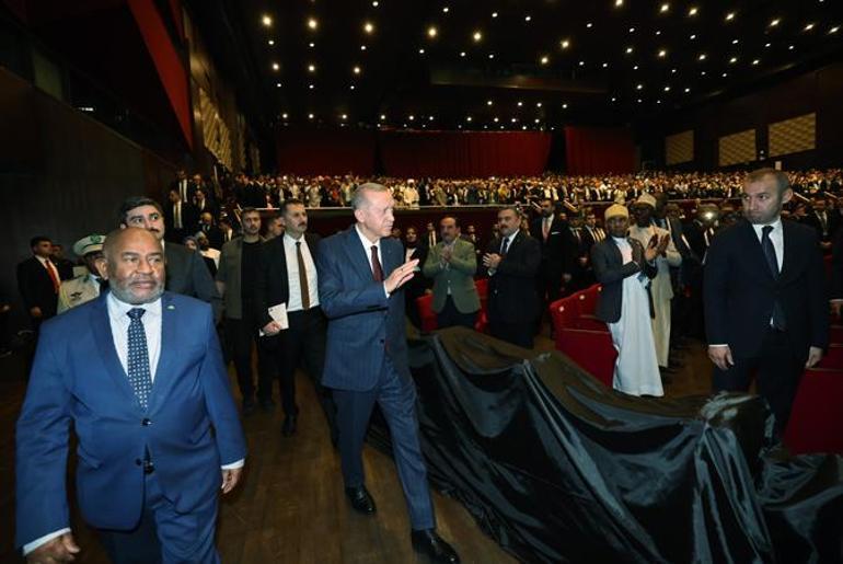 Erdoğan: Gazzeye yardım götüren ilk kargo uçağı El Ariş Havalimanına indi