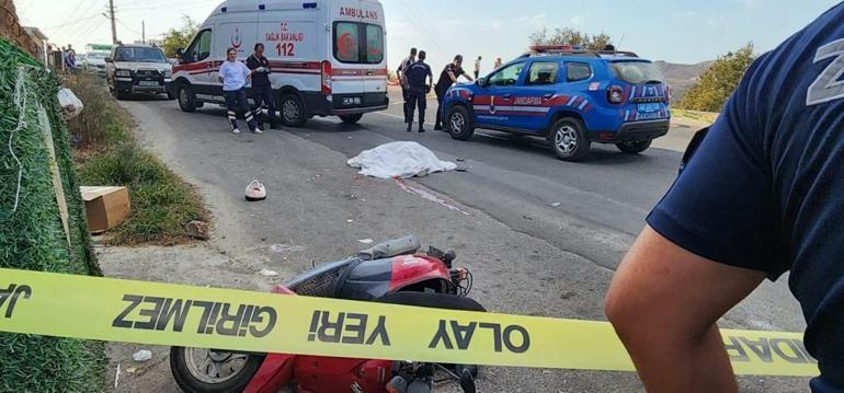 Sollama yapan hafriyat kamyonunun çarptığı motosikletli öldü; kaza kamerada
