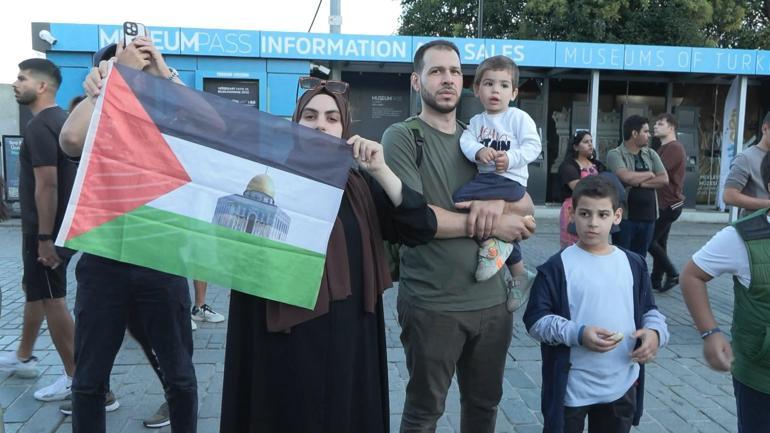 Filistin’e destek yürüyüşü; hayatını kaybedenler için Ayasofyada dua edildi