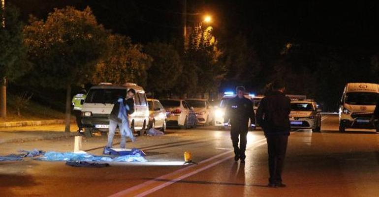 Otomobilin çarptığı iki genç öldü, kaçan alkollü sürücü yakalandı