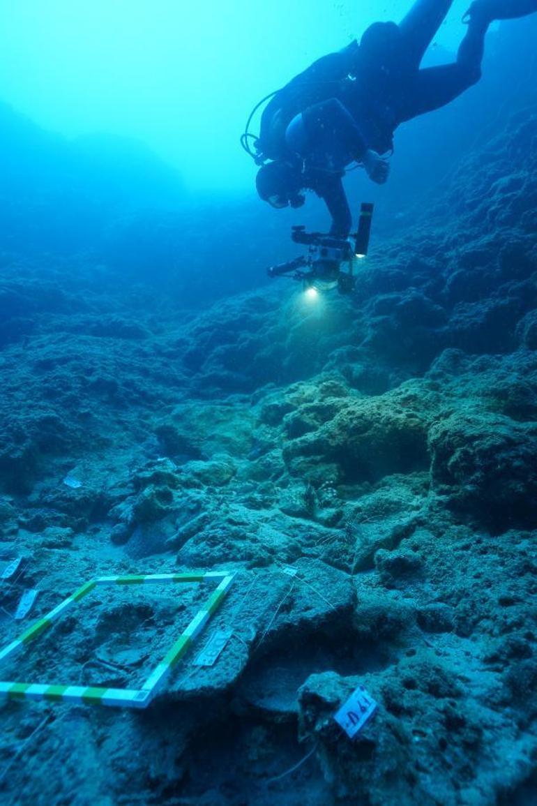 3 bin 600 yıllık dünyanın en eski batığında 30 bakır külçe bulundu