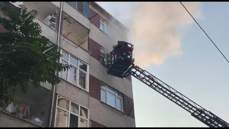 Esenlerde ailesiyle tartıştı, evi ateşe verdi: Mahsur kalan 19 kişi kurtarıldı