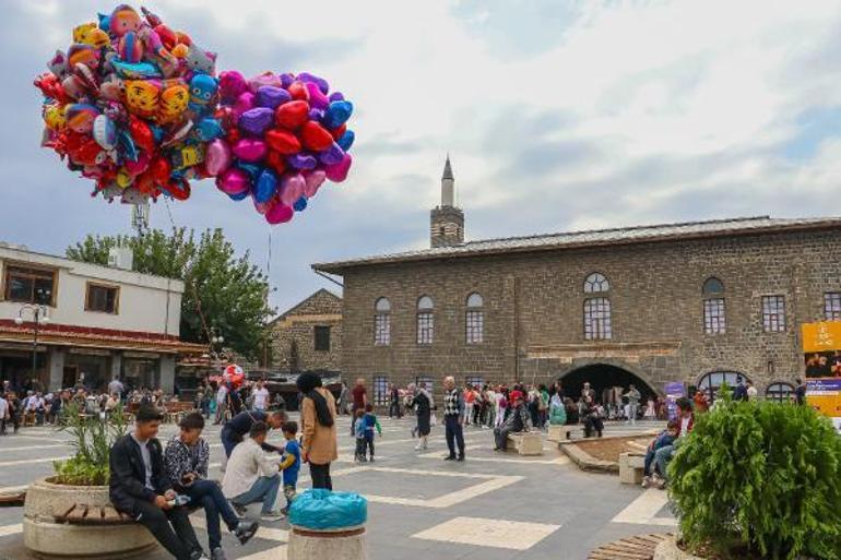 Diyarbakırda Sur Kültür Yolu Festivaline yoğun ilgi