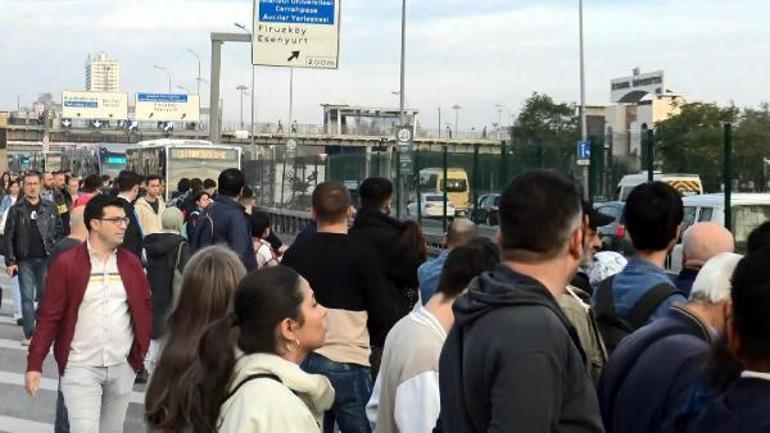 Avcılarda metrobüse binmek isteyenlere beyaz yol sürprizi