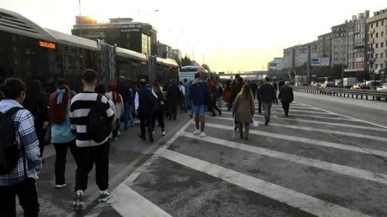 Avcılarda metrobüse binmek isteyenlere beyaz yol sürprizi