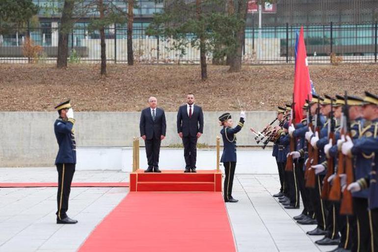 Bakan Güler, Kosova Savunma Bakanı Maqedonci ile görüştü