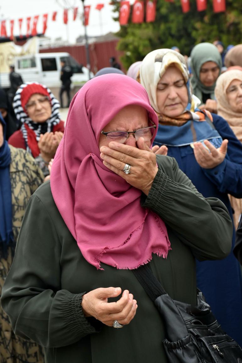 Filistinde hayatını kaybedenler için İzmirde gıyabi cenaze namazı kılındı