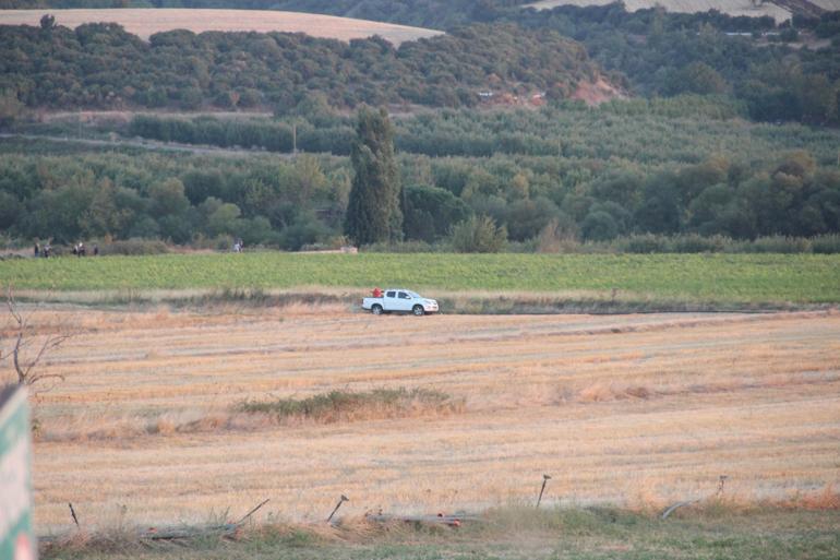 Tarlada ölü bulunan Mehmetin ölüm nedeni belirlendi; babası kamyonetle üzerinden geçmiş