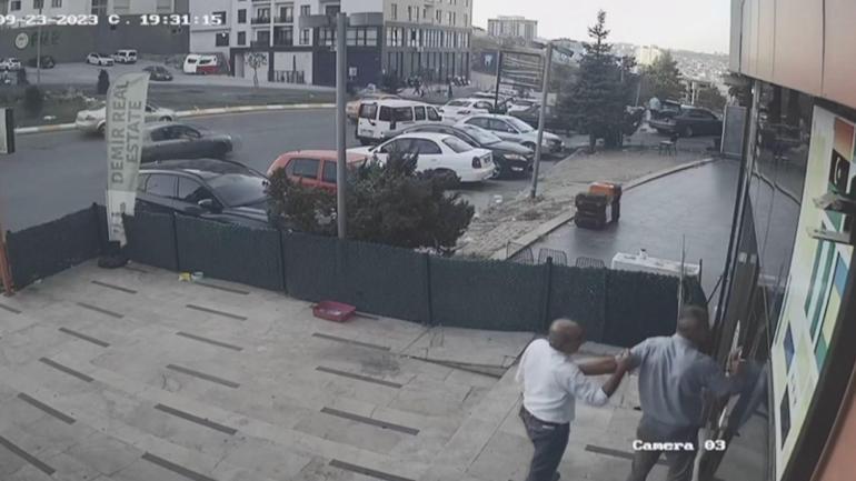 Esenyurtta ev sahibi kiracısını vurdu