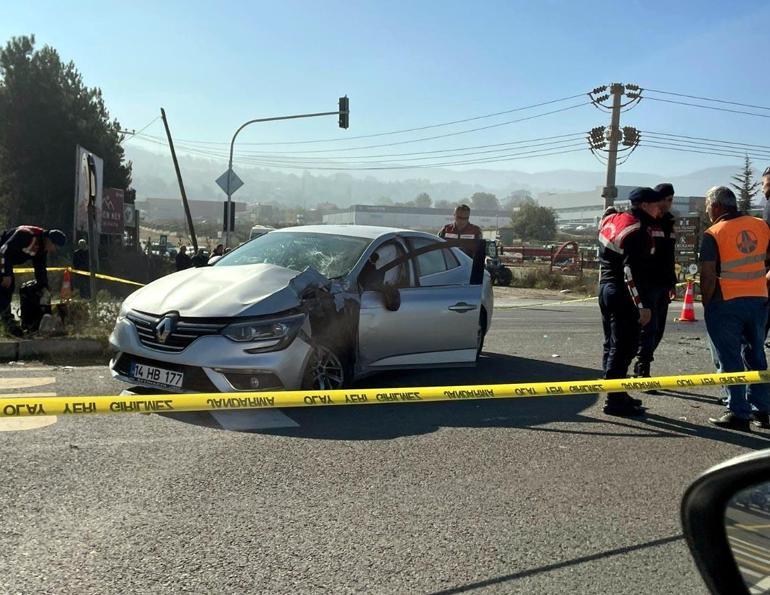 Otomobil ile çarpışan motosikletteki çift, öldü