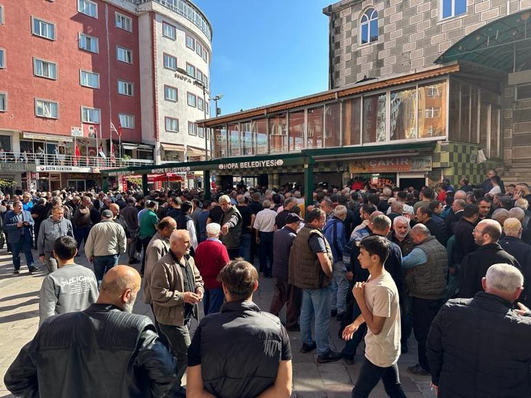 Yeni aldıkları motosikletle kazada ölen çift, toprağa verildi