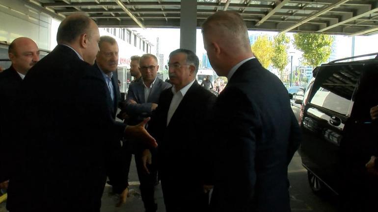 Vali Gül hafriyat kamyonu çarpması sonucu yaralanan polis ve bekçiyi ziyaret etti