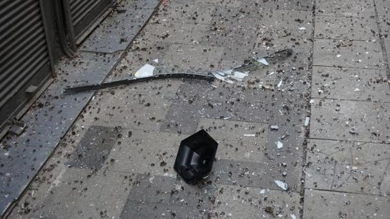 Dairede sıkışan gaz patladı: 3 yaralı